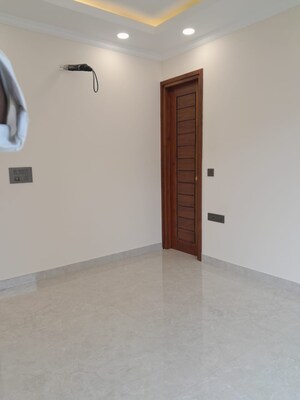 Room in 1 BHK Builder Floor at West Patel Nagar – for Rent