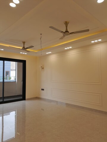 Room in 1 BHK Builder Floor at West Patel Nagar – for Rent