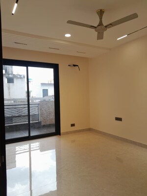 Room in 1 BHK Builder Floor at West Patel Nagar – for Rent