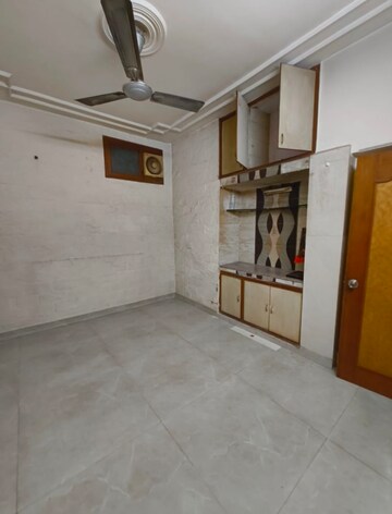 Room in 3.5 BHK Builder Floor at Kalkaji – for Rent