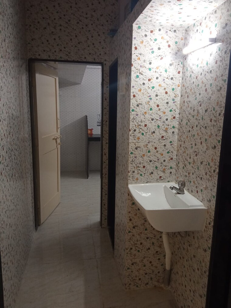 Bathroom, om-chs-powai 1 Bedroom 550 Sq.Ft. Apartment In Powai Mumbai 9434489