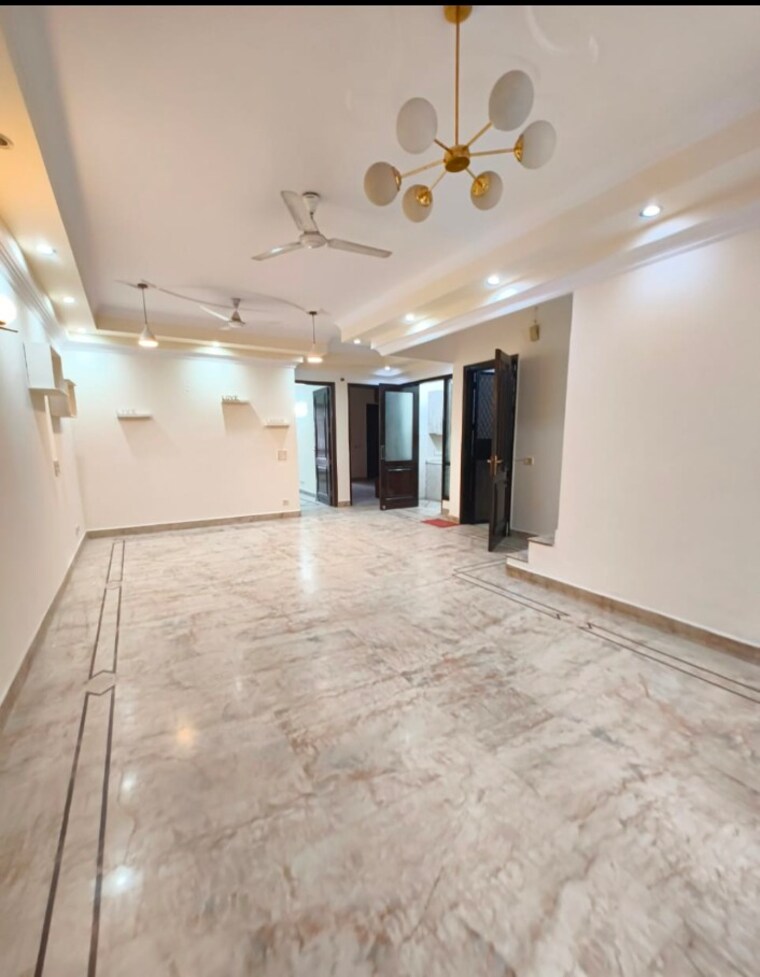 Room, kalkaji 3.5 Bedroom 1800 Sq.Ft. Builder Floor In Kalkaji Delhi 9434503