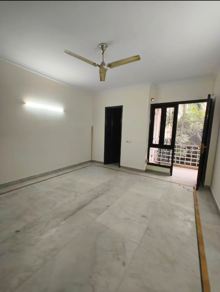 Room, kalkaji 3.5 Bedroom 1800 Sq.Ft. Builder Floor In Kalkaji Delhi 9434503