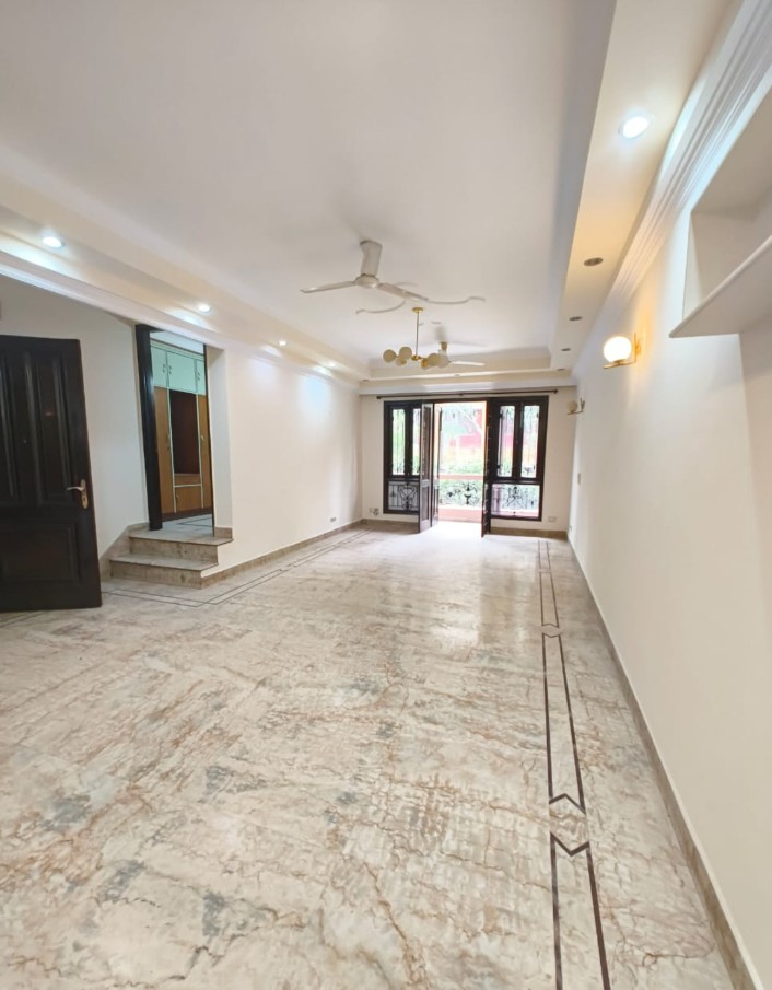3.5 BHK + Servant Room Builder Floor For Rent in Kalkaji