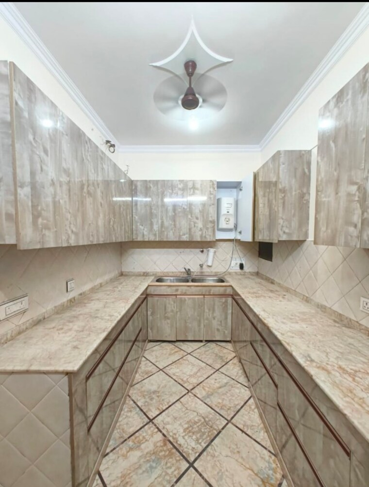 Balcony, kalkaji 3.5 Bedroom 1900 Sq.Ft. Builder Floor In Kalkaji Delhi 9434528