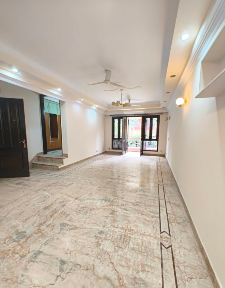 Room, kalkaji 3.5 Bedroom 1900 Sq.Ft. Builder Floor In Kalkaji Delhi 9434528
