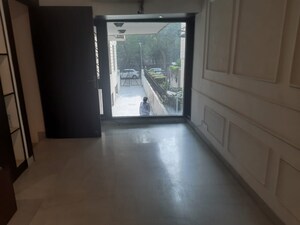 Room in 4 BHK Apartment at Saket – for Rent