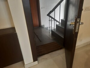 Staircase in 4 BHK Apartment at Saket – for Rent