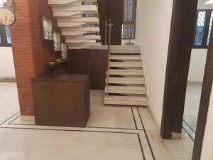 Staircase in 4 BHK Apartment at Saket – for Rent