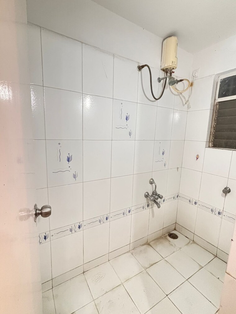 Bathroom, squarefeet-grand-square 2 Bedroom 850 Sq.Ft. Apartment In Anand Nagar Thane 9434555