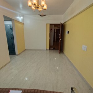 Room in 2 BHK Apartment at Andheri West – for Rent