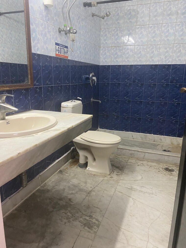 Attached Bathroom, saket 3 Bedroom 1800 Sq.Ft. Apartment In Saket Delhi 9434582