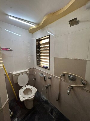 Team Area in 2 BHK Apartment at Andheri West – for Rent