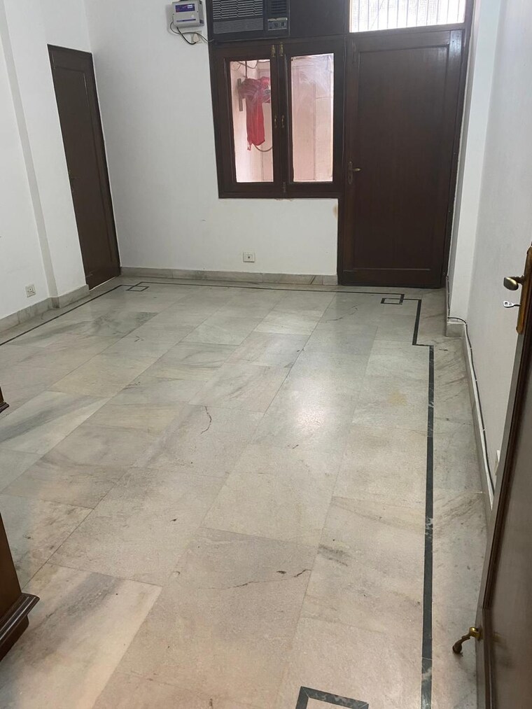 Room, saket 3 Bedroom 1800 Sq.Ft. Apartment In Saket Delhi 9434610
