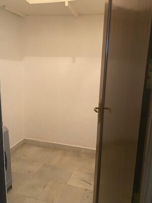 Room in 3 BHK Apartment at Saket – for Rent