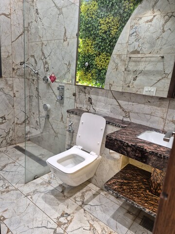 Bathroom in 4 BHK Builder Floor at Craft Destination 43, Sector 43 – for Rent