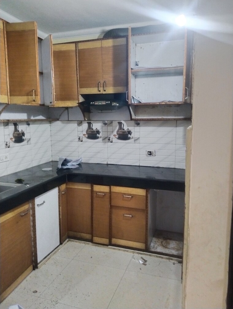 Kitchen, dwarka mor 4 Bedroom 1350 Sq.Ft. Builder Floor In Dwarka Mor Delhi 9434641