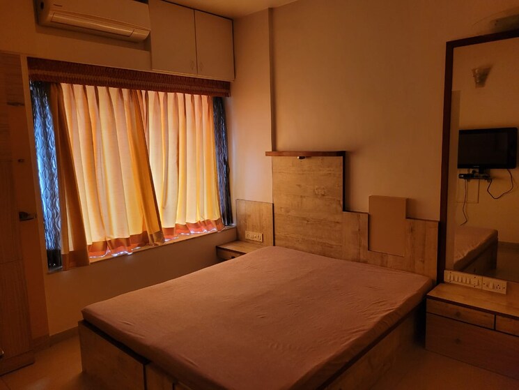 Room, model colony 3 Bedroom 1600 Sq.Ft. Apartment In Model Colony Pune 9434675