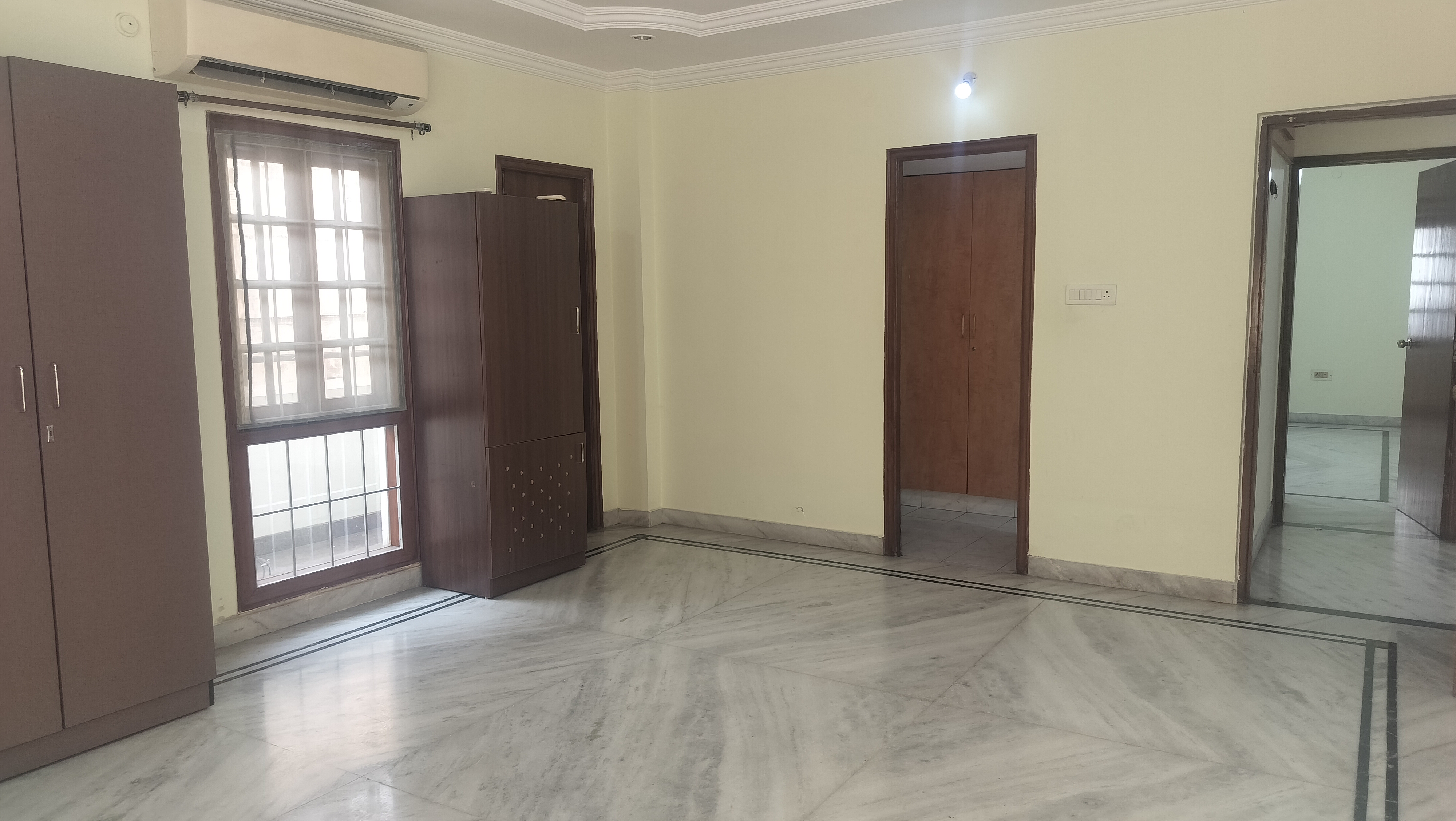 3 BHK + Pooja Room Apartment For Rent in Jetrd 