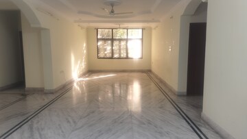 Room in 3 BHK Apartment at Jubilee Hills – for Rent