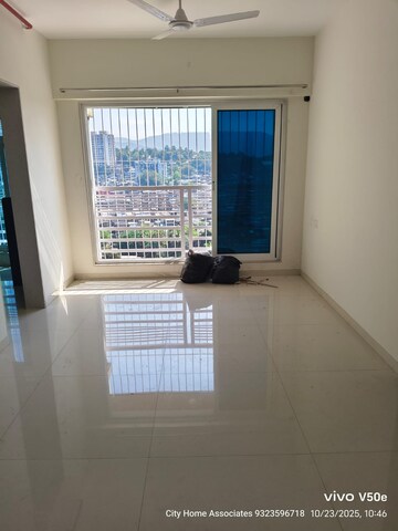 2 BHK Apartment For Rent in Romell Allure, Borivali East