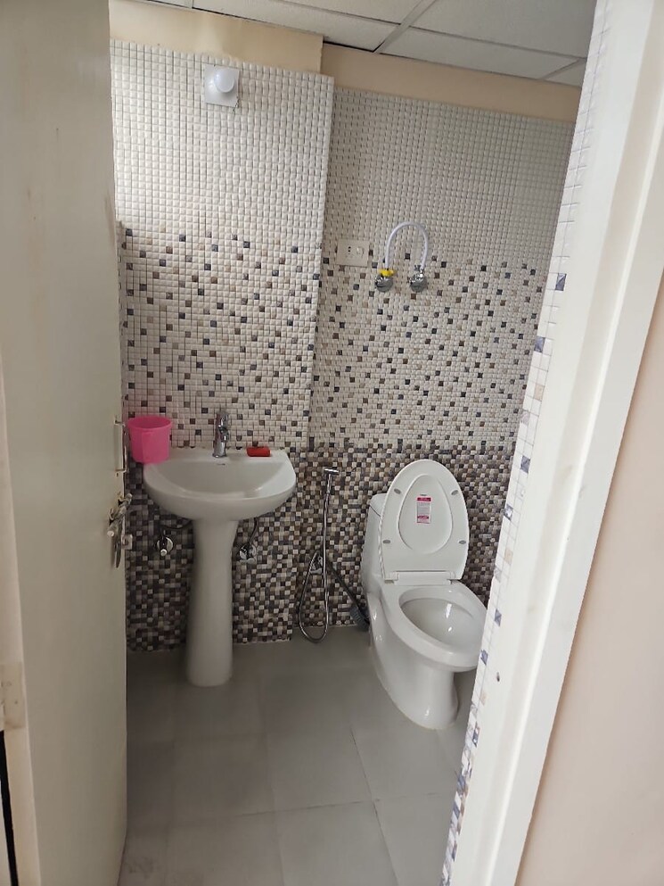 Bathroom, eureka-diya-green-city 2 Bedroom 968 Sq.Ft. Apartment In Raj Nagar Extension Ghaziabad 9434734