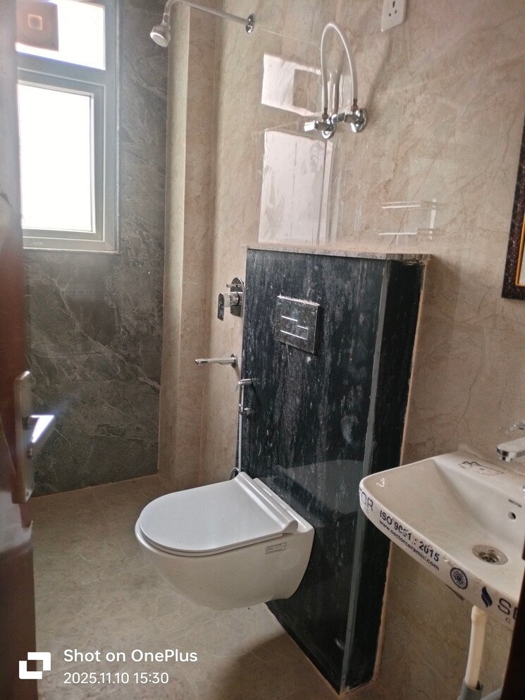 Bathroom, patel nagar 2 Bedroom 1500 Sq.Ft. Builder Floor In Patel Nagar Gurgaon 9434737