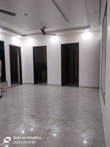 Room in 2 BHK Builder Floor at Patel Nagar – for Rent
