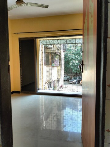 Room in 2 BHK Apartment at Geeta Abhas CHS, Mira Road – for Rent