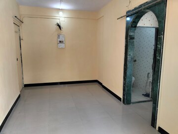 Room in 2 BHK Apartment at Geeta Abhas CHS, Mira Road – for Rent