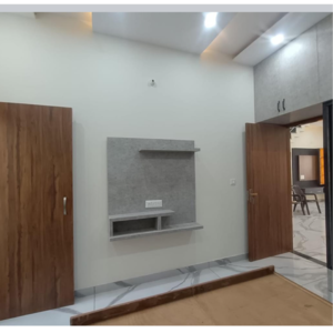 Room in 6 BHK Villa at Sector 35 – for Sale