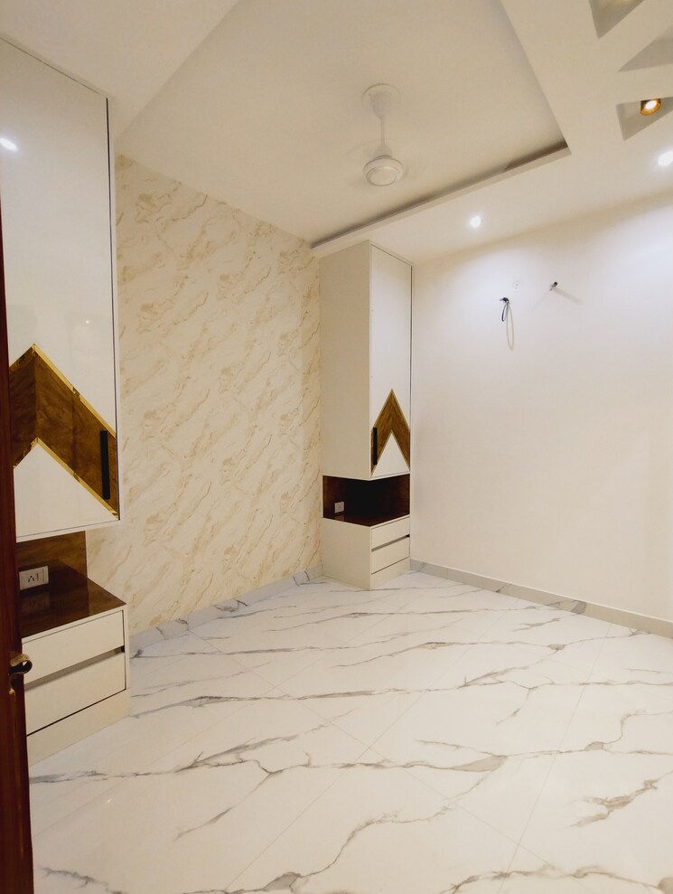 undefined, uttam nagar 3 Bedroom 850 Sq.Ft. Builder Floor In Uttam Nagar Delhi 9434804