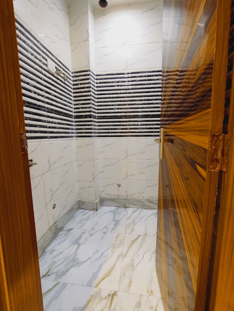 Balcony, uttam nagar 3 Bedroom 850 Sq.Ft. Builder Floor In Uttam Nagar Delhi 9434804