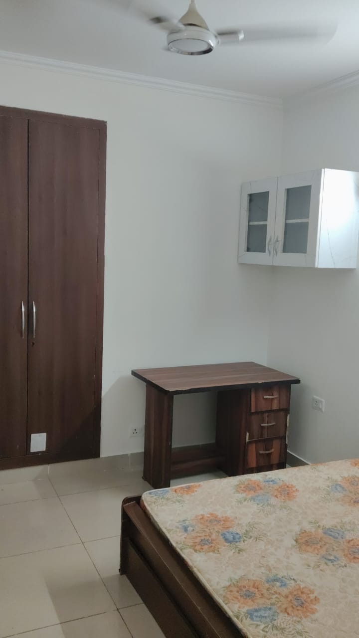 2 BHK + Study Room Apartment For Rent in Supertech Cape Town