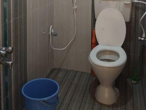 Bathroom in 1 BHK Independent House at Rt Nagar – for Rent