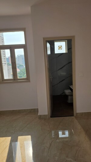 Room in 3 BHK Builder Floor at Sector 49 – for Rent