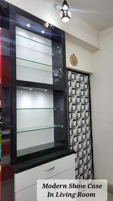 Room in 2 BHK Apartment at Panchsheel Greens, Sector 16 Greater Noida – for Rent