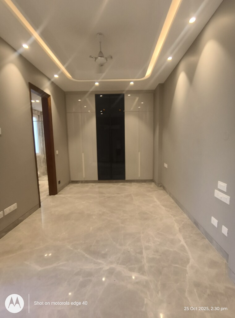 Master Bedroom, safdarjung enclave 3 Bedroom 200 Sq.Yd. Builder Floor In Safdarjung Enclave Delhi 9434933