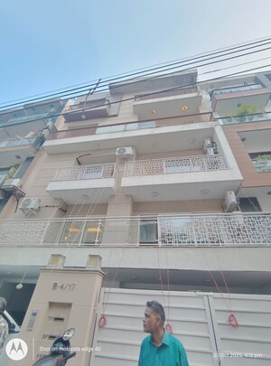 Building Lobby in 3 BHK Builder Floor at Safdarjung Enclave – for Sale