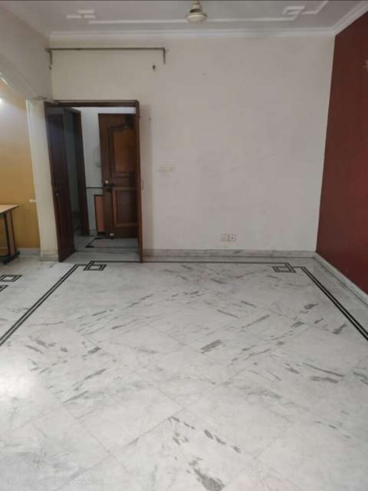 Room, prabhu-apartments 3 Bedroom 1600 Sq.Ft. Apartment In Sector 21d Faridabad 9434926