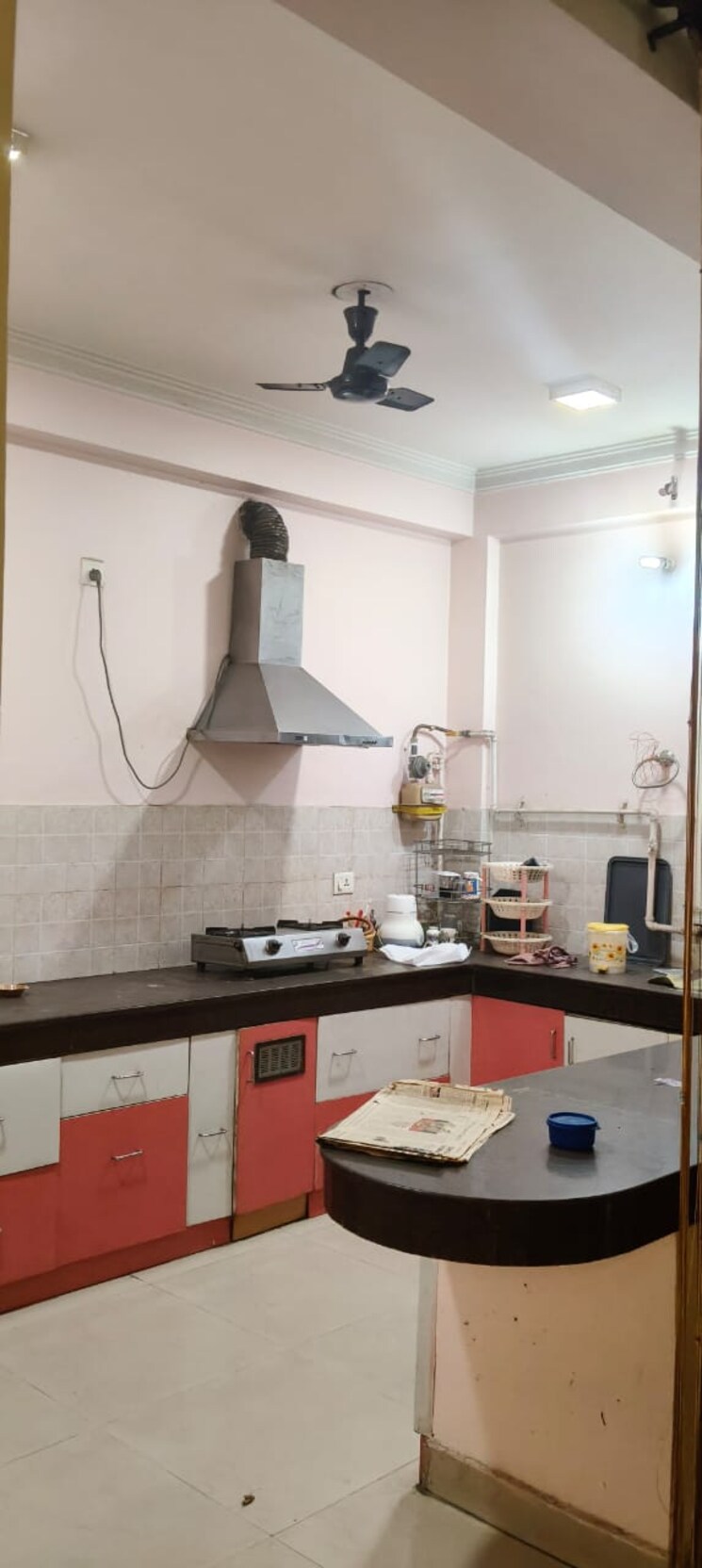 Kitchen, gomti nagar 3 Bedroom 1850 Sq.Ft. Apartment In Gomti Nagar Lucknow 9434982