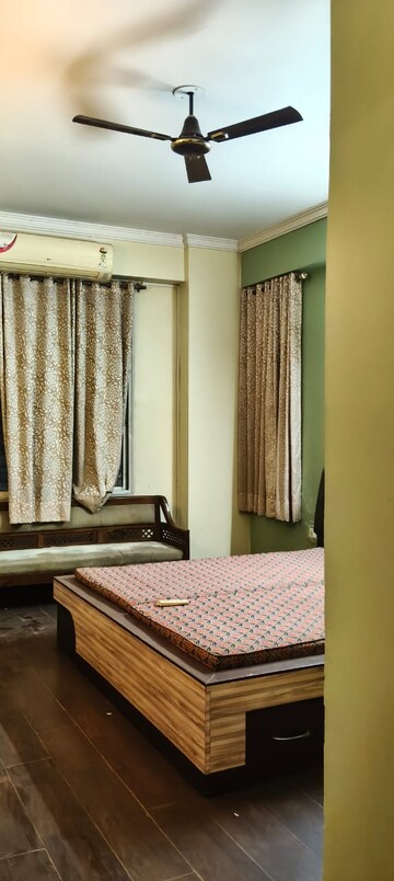 Bedroom in 3 BHK Apartment at Gomti Nagar – for Rent