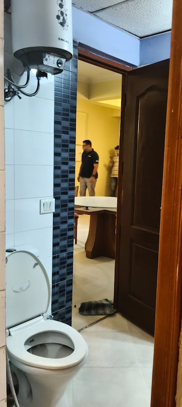 Bathroom in 3 BHK Apartment at Gomti Nagar – for Rent