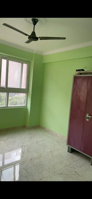 Room in 3 BHK Apartment at Saras Dolphin Enclave, Uattardhona – for Rent