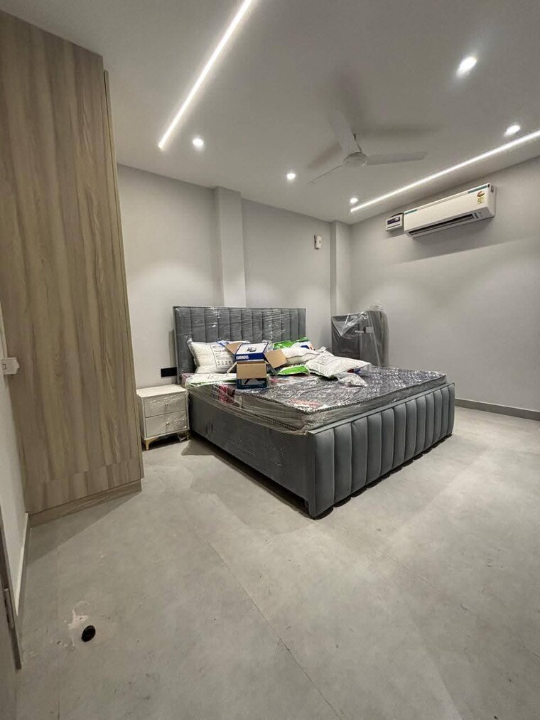 Bedroom, dlf-cyber-city 3 Bedroom 1800 Sq.Ft. Builder Floor In Sector 24 Gurgaon 9435008