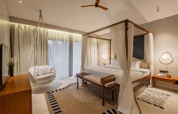 Room in 2 BHK Apartment at Andheri West – for Rent