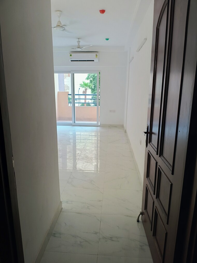 Living Room, purvanchal-royal-city-ii 3 Bedroom 1815 Sq.Ft. Apartment In Chi V Greater Noida Greater Noida 9435020