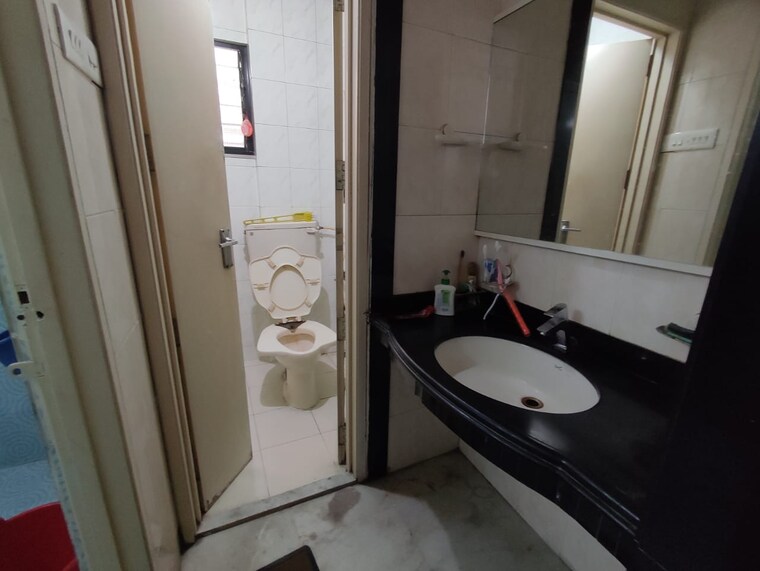 Bathroom, sadashiv peth 3 Bedroom 1550 Sq.Ft. Apartment In Sadashiv Peth Pune 9435029