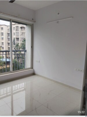Room in 2 BHK Apartment at L & T Seawoods Residences Phase 1 Part A, Seawoods – for Sale