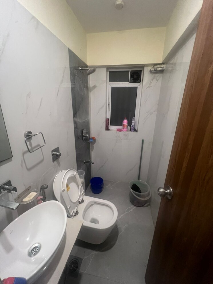 Bathroom, chembur 1 Bedroom 500 Sq.Ft. Apartment In Chembur Mumbai 9435034